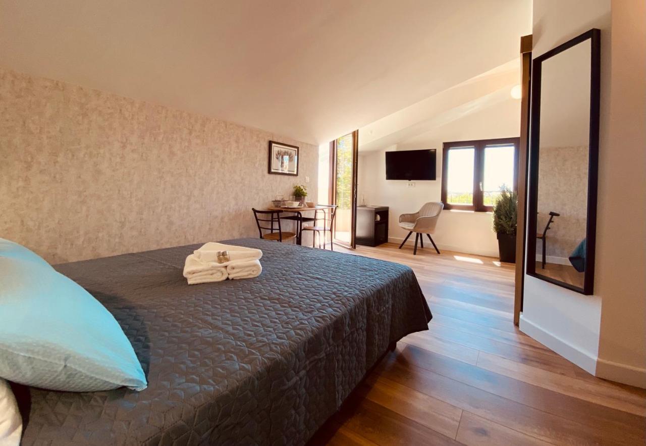 Boutique Rooms Mare Fabulas 罗维尼 外观 照片