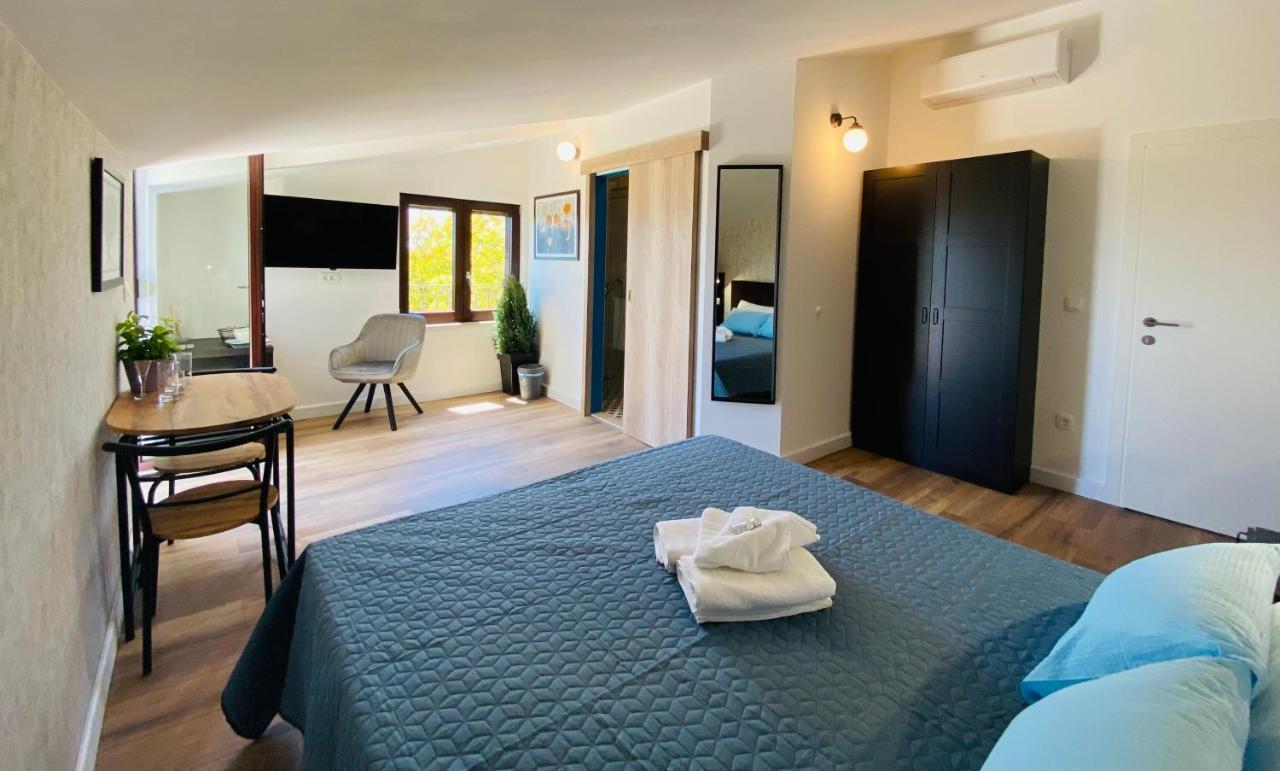 Boutique Rooms Mare Fabulas 罗维尼 外观 照片