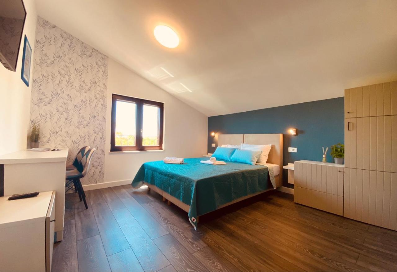 Boutique Rooms Mare Fabulas 罗维尼 外观 照片