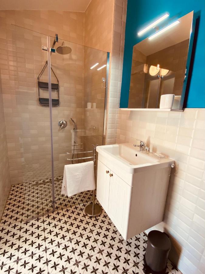 Boutique Rooms Mare Fabulas 罗维尼 外观 照片