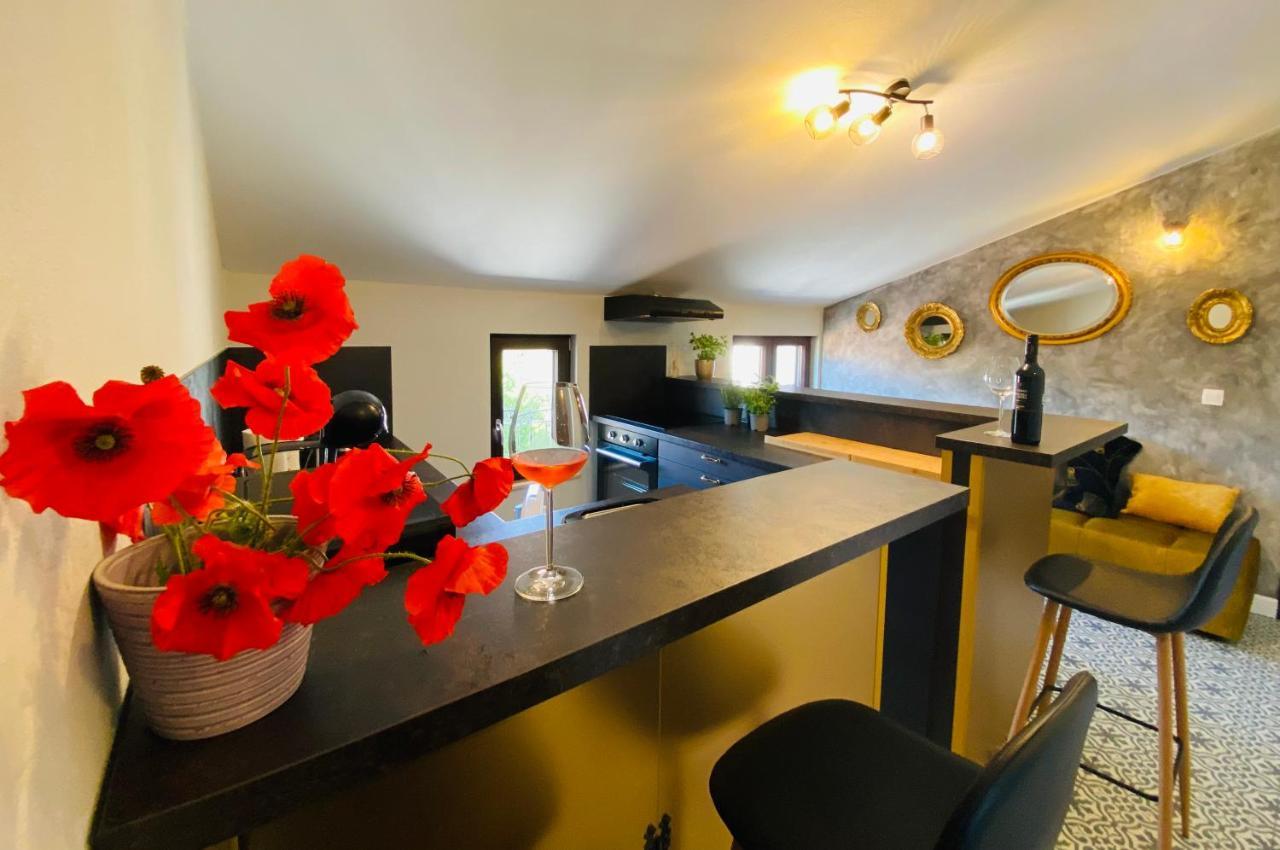 Boutique Rooms Mare Fabulas 罗维尼 外观 照片